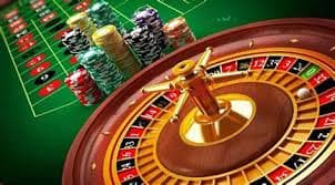 in play live গেম লবিতে মোবাইলে স্পোর্টস বেটিং উপভোগ করছেন একজন বাংলাদেশি ব্যবহারকারী
